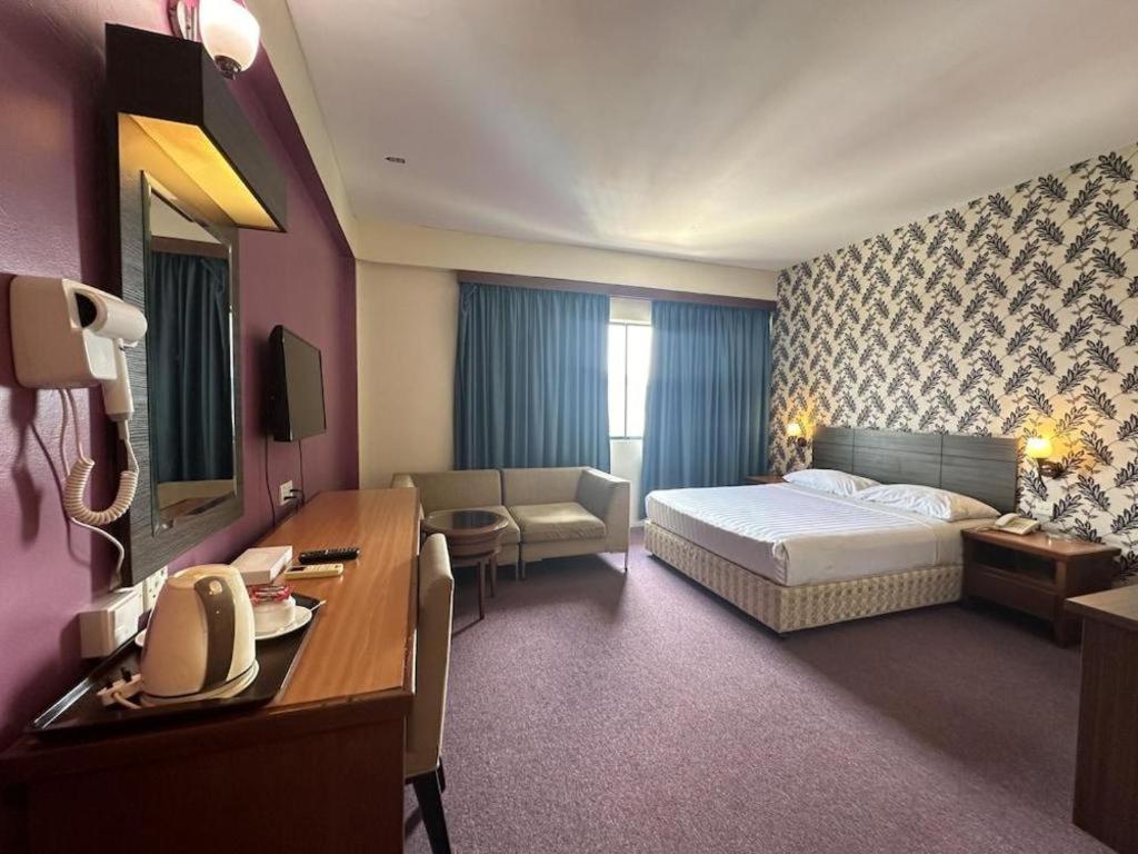 Klang Histana Hotel Exterior photo